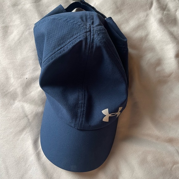Under Armour Womens Hat - Picture 2 of 4